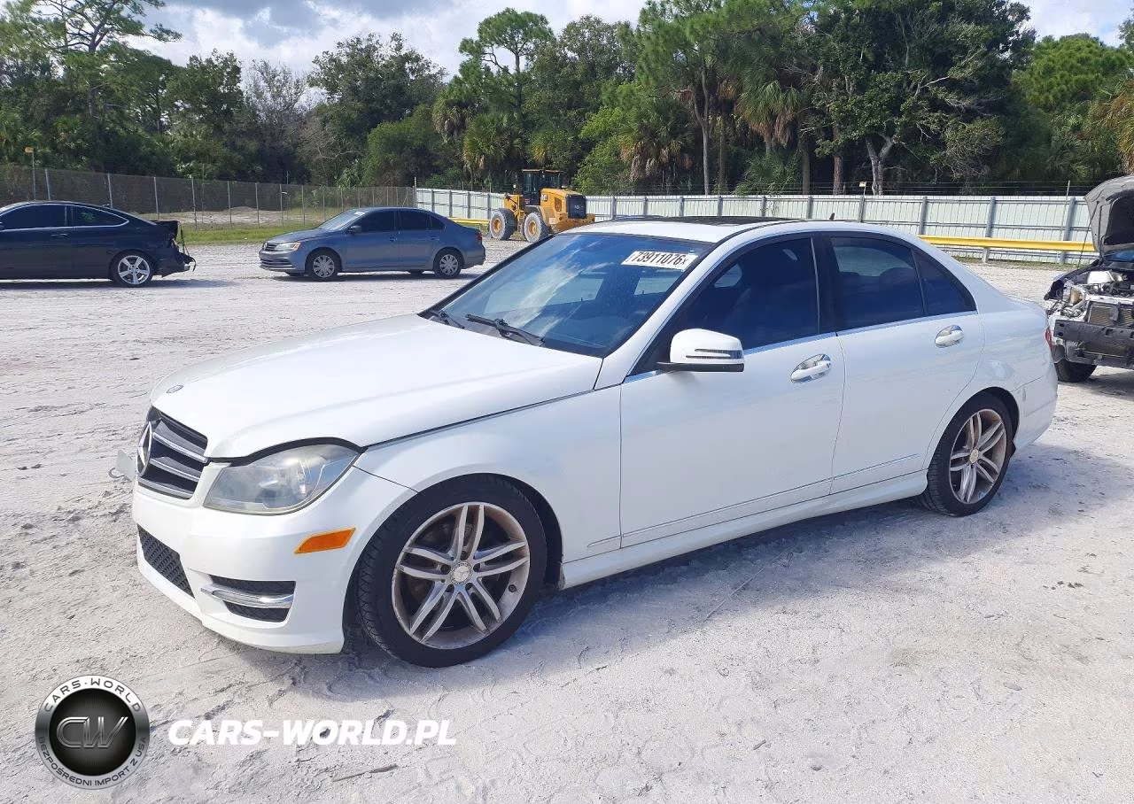 2012 Mercedes-Benz C 300 4Matic VIN:WDDGF8BB0CR229570 - 1