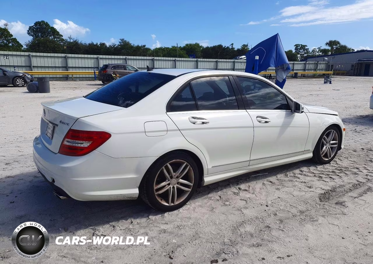 2012 Mercedes-Benz C 300 4Matic VIN:WDDGF8BB0CR229570 - 3