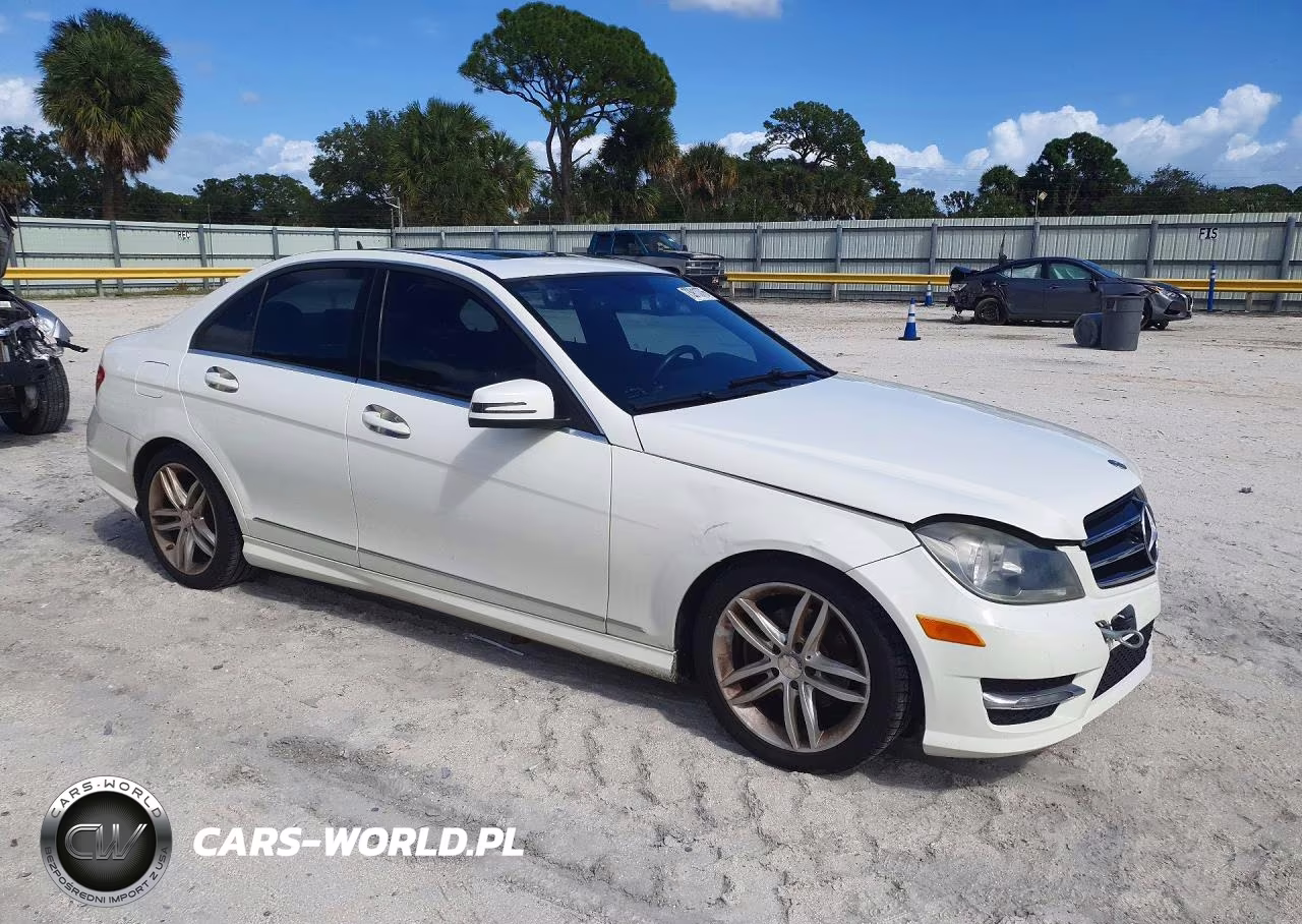 2012 Mercedes-Benz C 300 4Matic VIN:WDDGF8BB0CR229570 - 4