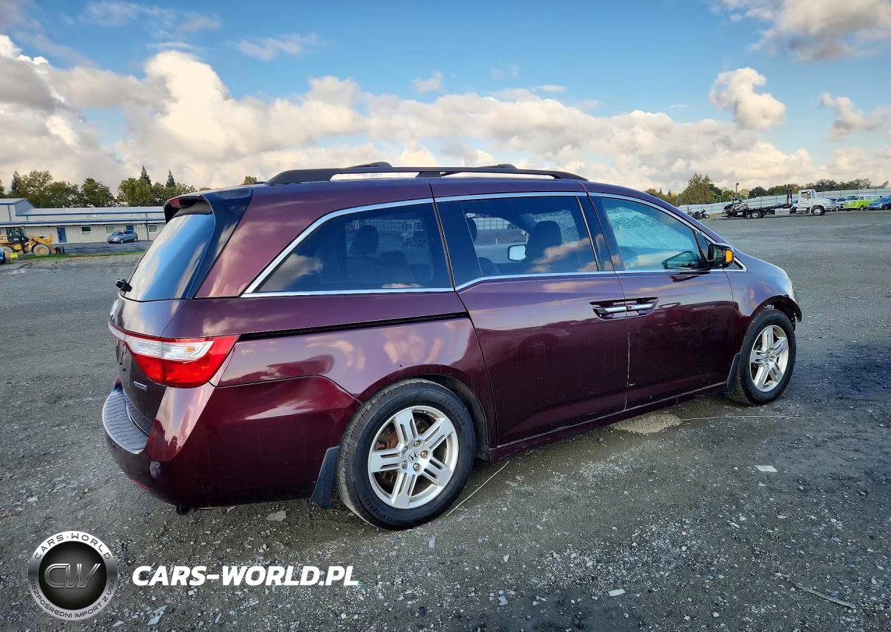 2012 Honda Odyssey Touring VIN:5FNRL5H92CB030511 - 3