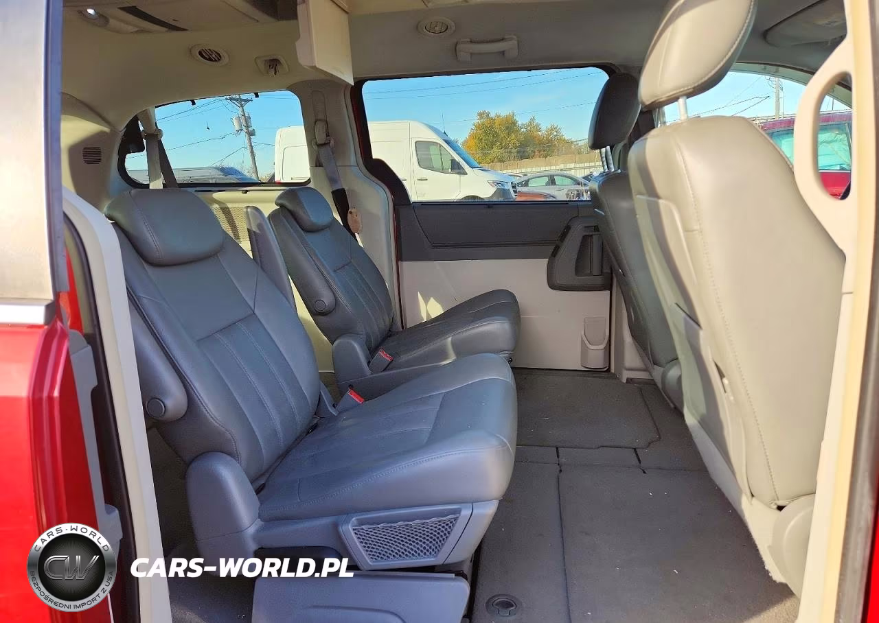 2008 Chrysler Town & Country Touring VIN:2A8HR54P28R841678 - 11