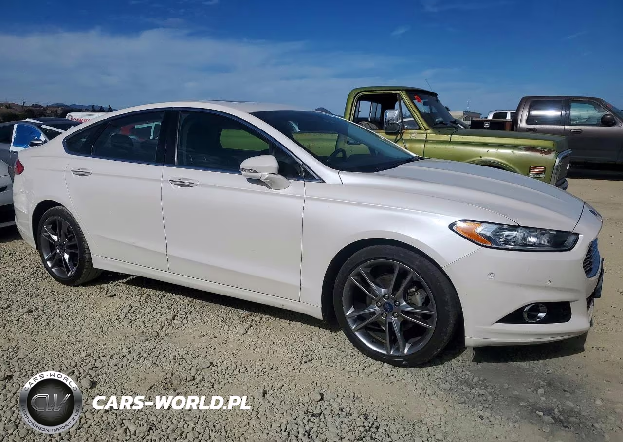 2014 Ford Fusion Titanium VIN:3FA6P0D95ER326677 - 4