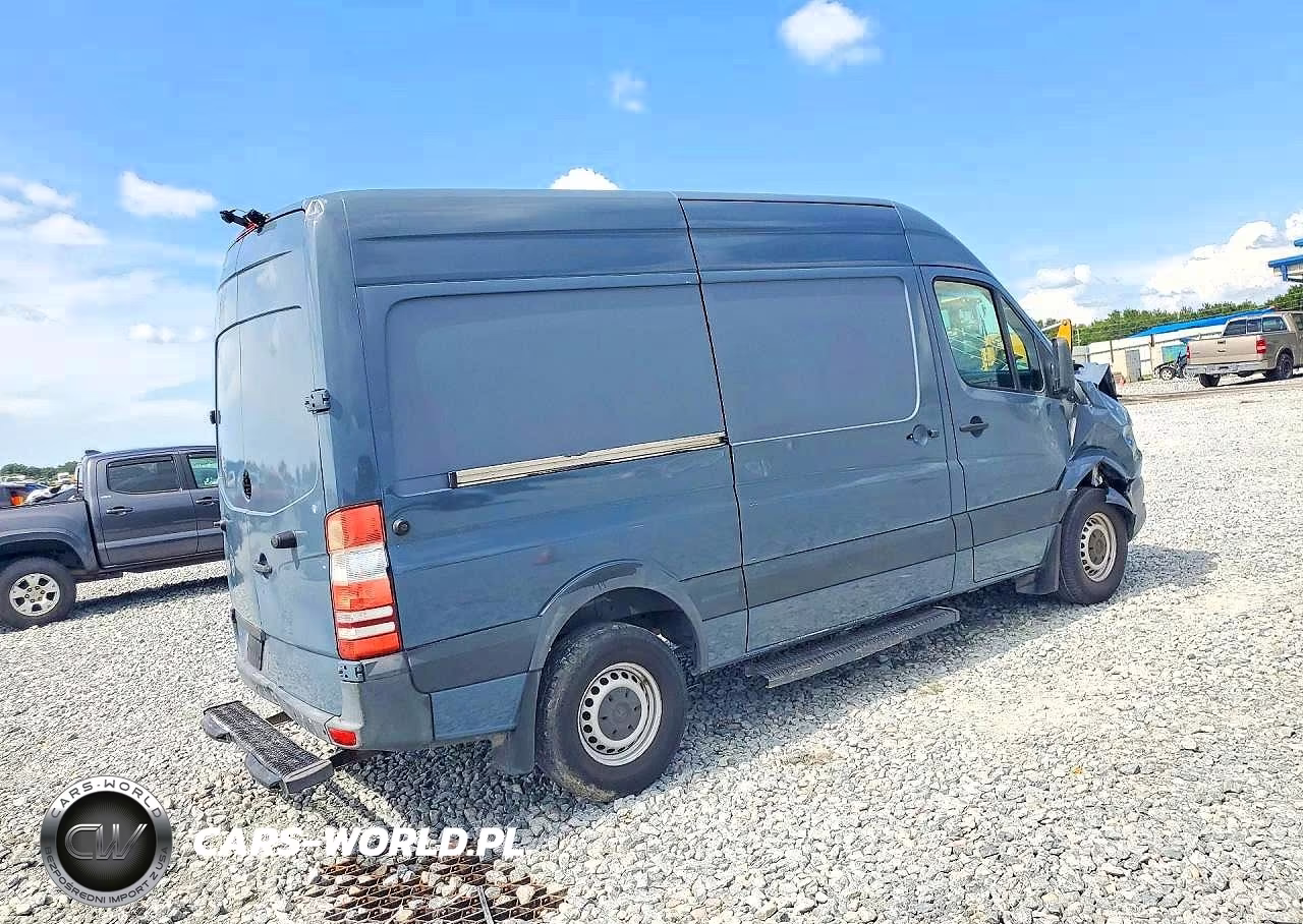 2018 Mercedes-Benz Sprinter 2500 Standard Roof V6 VIN:WD3PE7CD2JP640804 - 3
