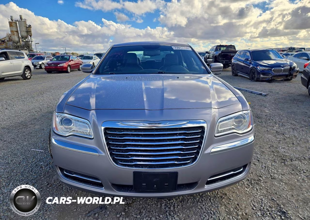2013 Chrysler 300 VIN:2C3CCAAG5DH633718 - 5