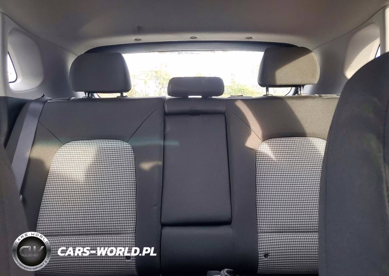 2019 Hyundai Kona Se VIN:KM8K1CAA5KU370608 - 10