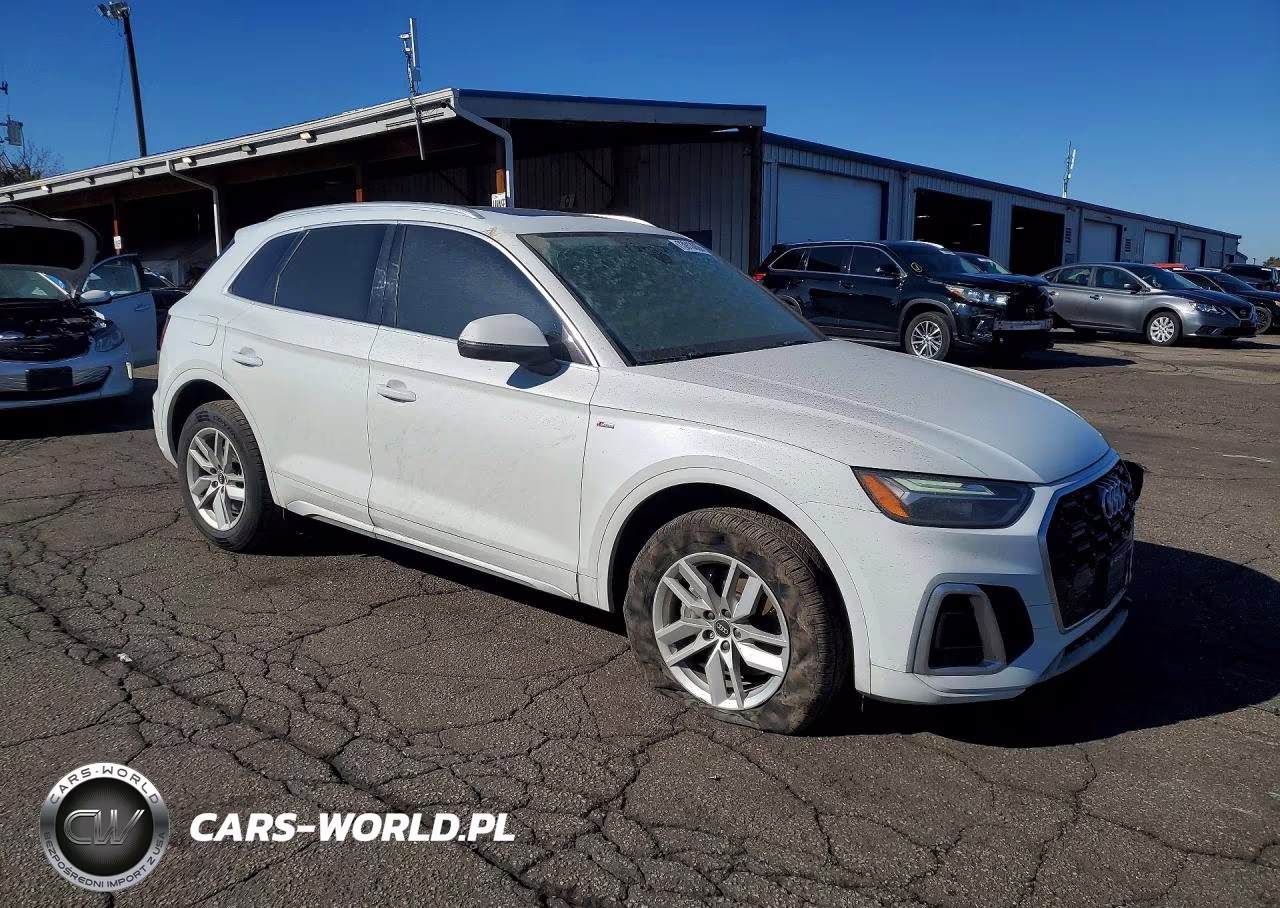 2022 Audi Q5 Premium 45 VIN:WA1GAAFY2N2072791 - 4