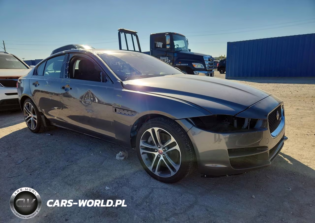 2017 Jaguar Xe Premium VIN:SAJAJ4BVXHA952416 - 4