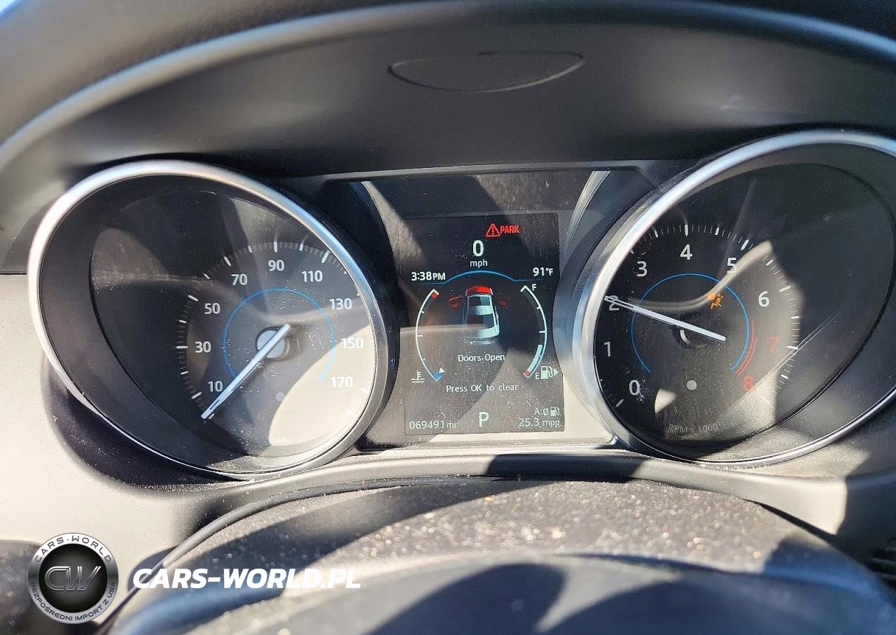 2017 Jaguar Xe Premium VIN:SAJAJ4BVXHA952416 - 9