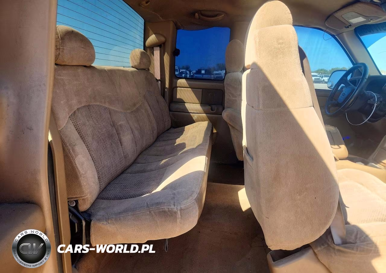 2000 Chevrolet Silverado C1500 VIN:2GCEC19W7Y1256484 - 10