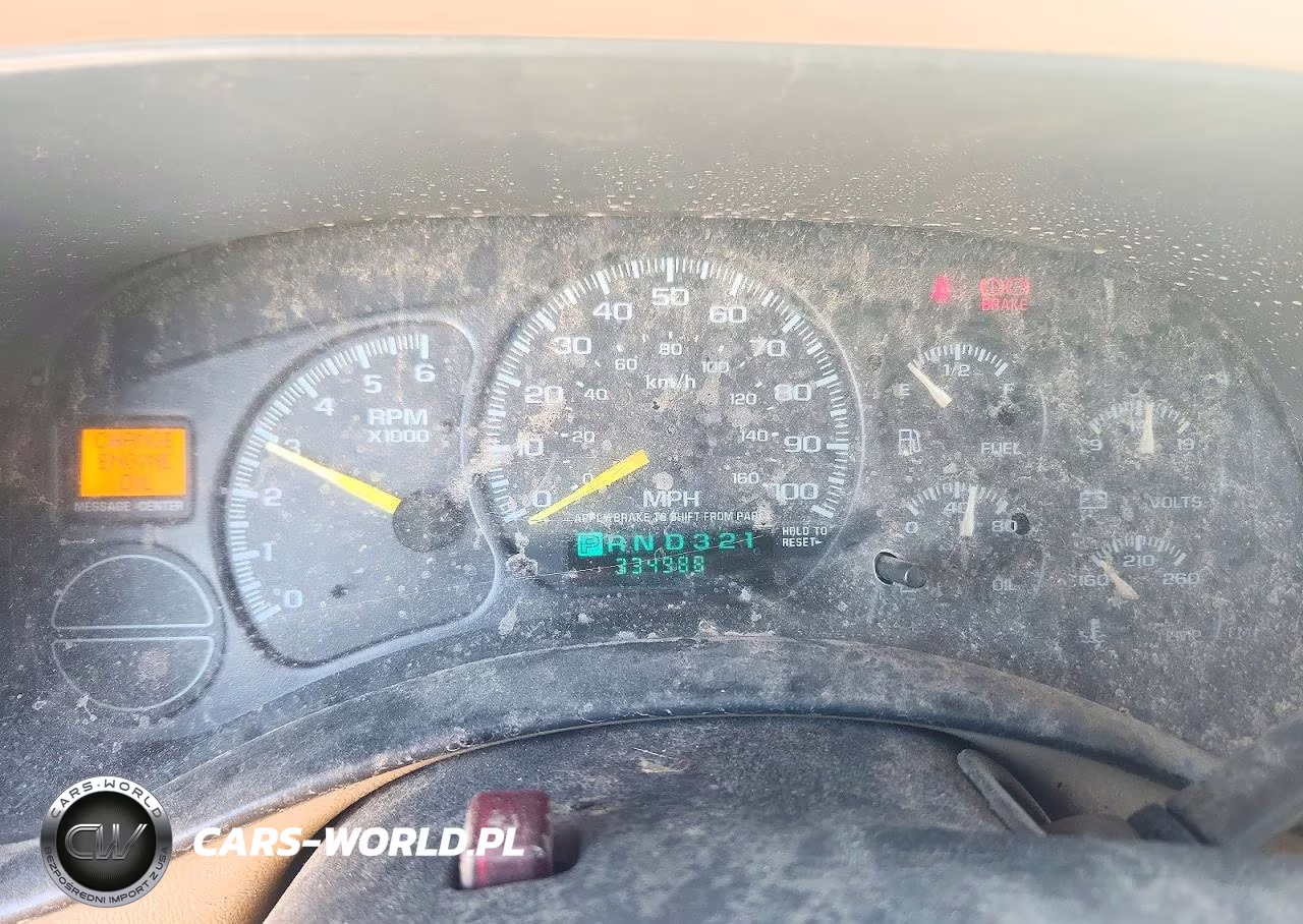 2000 Chevrolet Silverado C1500 VIN:2GCEC19W7Y1256484 - 9