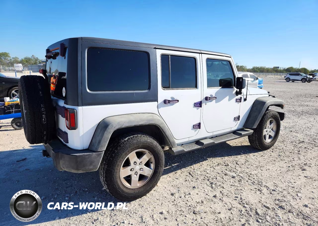 2011 Jeep Wrangler Unlimited Rubicon VIN:1J4BA6H13BL584489 - 3