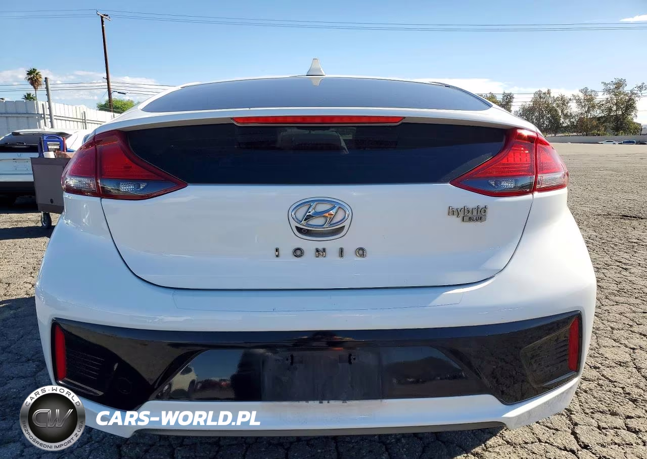 2018 Hyundai Ioniq Blue VIN:KMHC65LC3JU073853 - 6