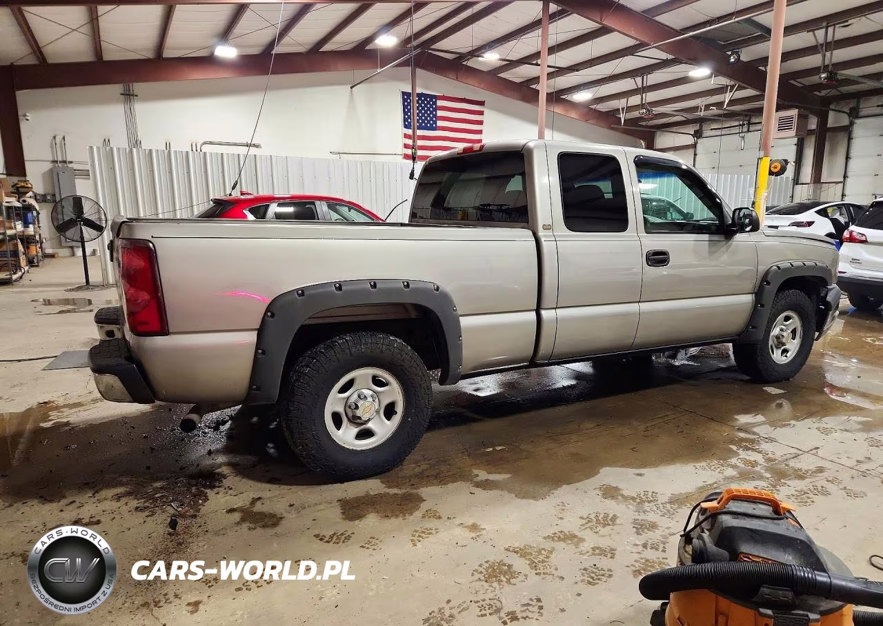 2003 Chevrolet Silverado K1500 VIN:1GCEK19T23E258417 - 3