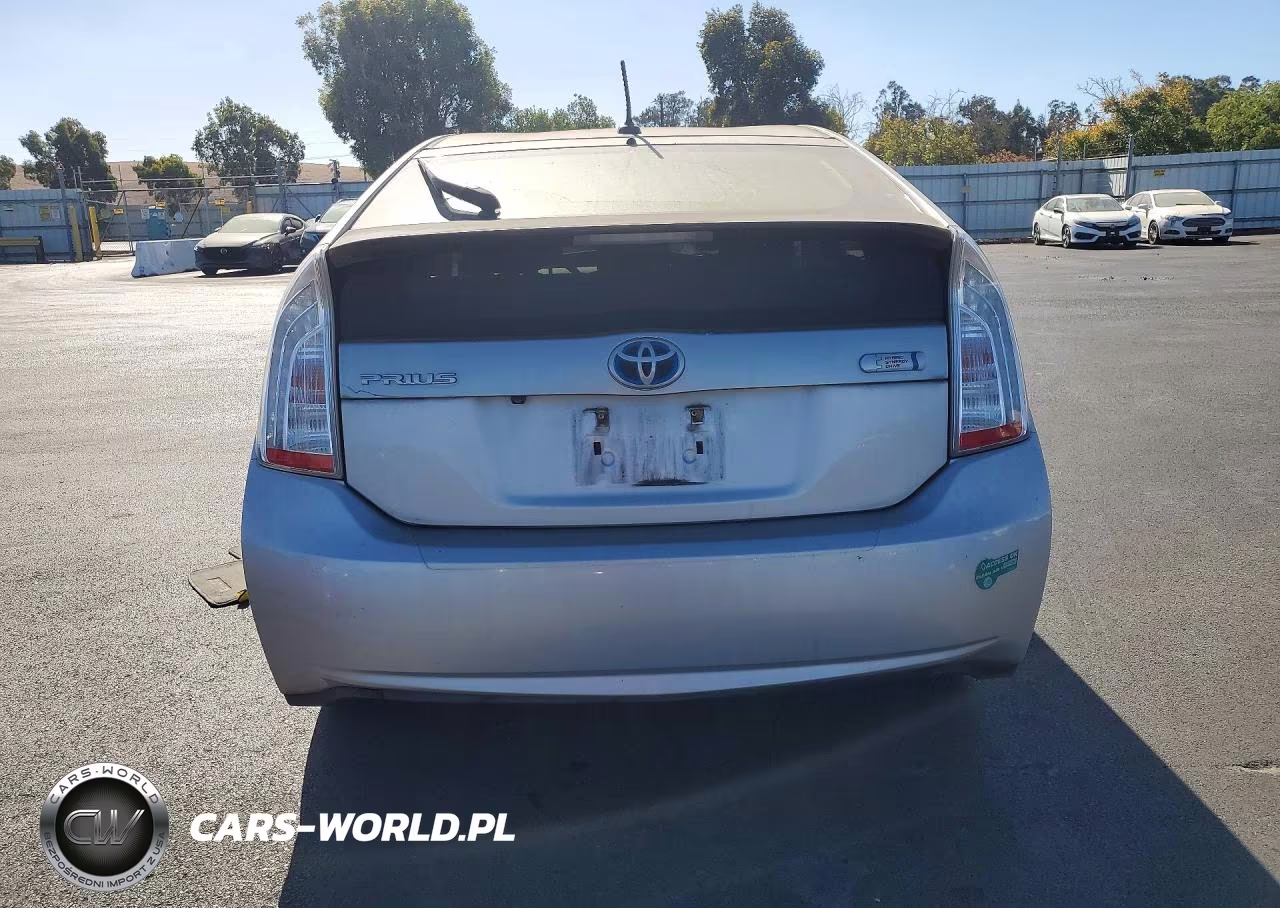 2014 Toyota Prius VIN:JTDKN3DP9E3057239 - 6