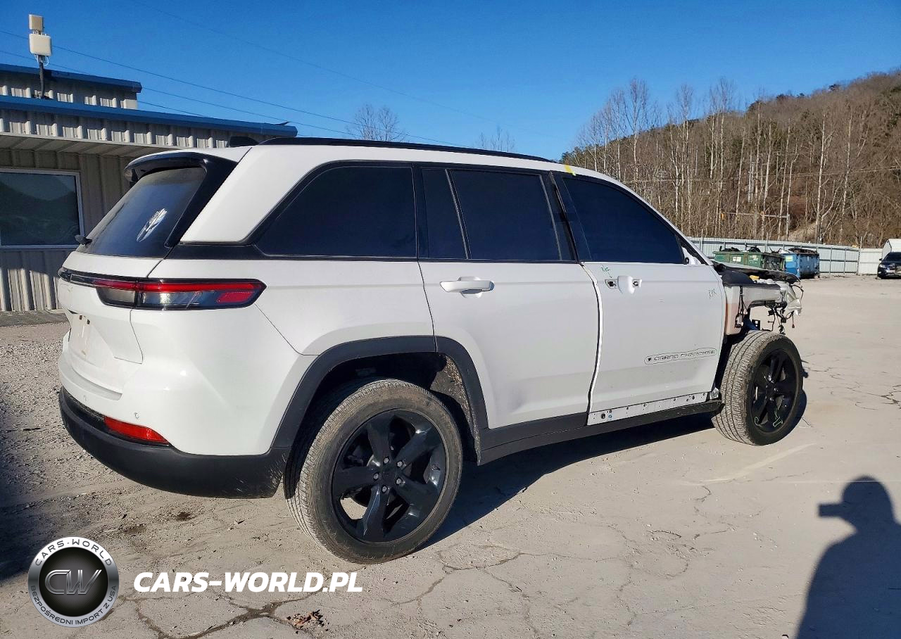 2023 Jeep Grand Cherokee VIN:1C4RJHAG6PC554831 - 3