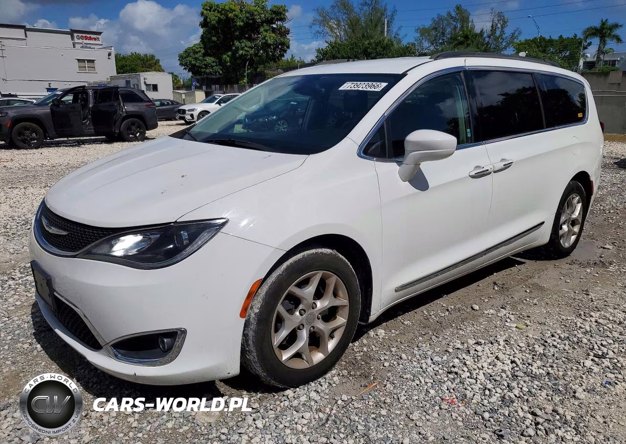 2017 Chrysler Pacifica Touring L