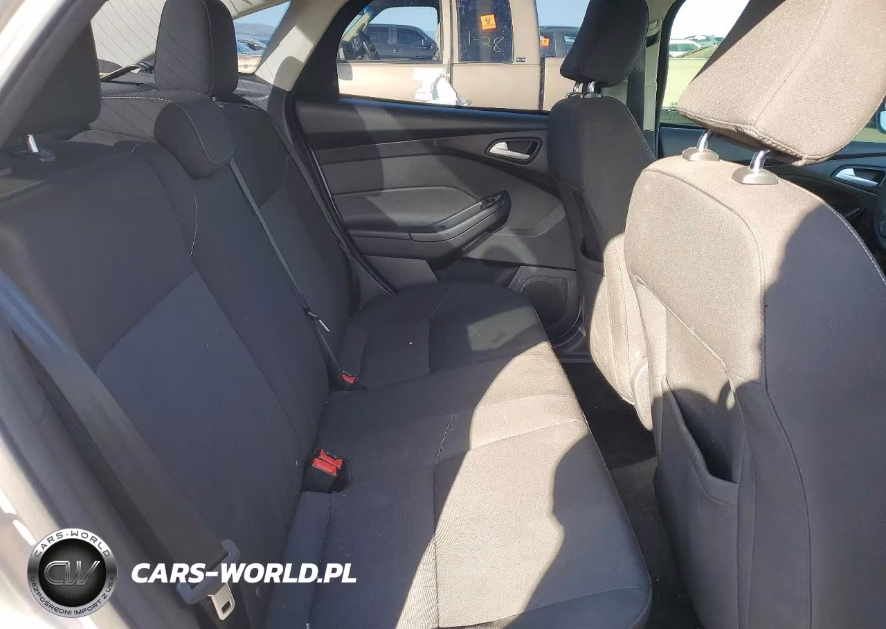2015 Ford Focus Se VIN:1FADP3F28FL307646 - 10