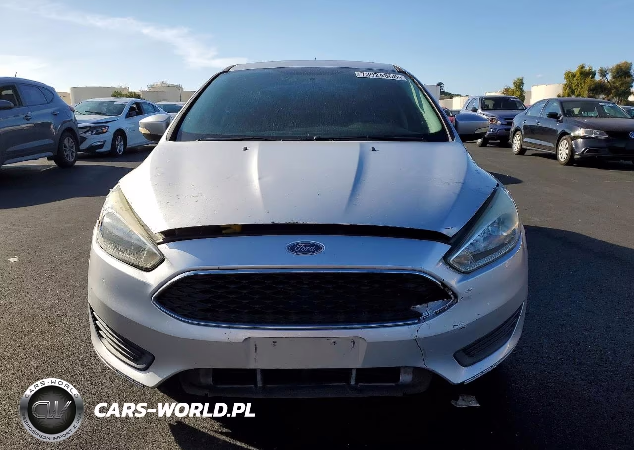 2015 Ford Focus Se VIN:1FADP3F28FL307646 - 5