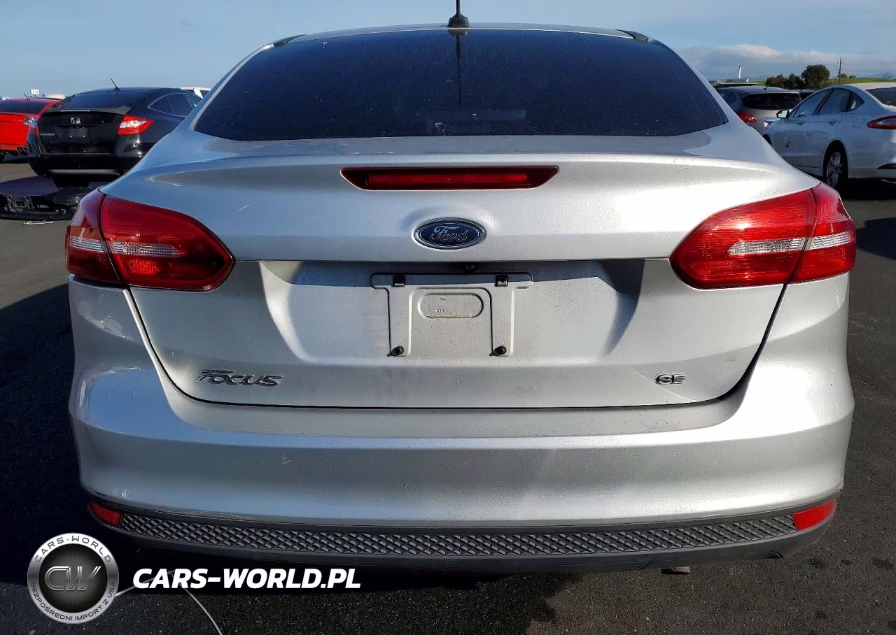 2015 Ford Focus Se VIN:1FADP3F28FL307646 - 6
