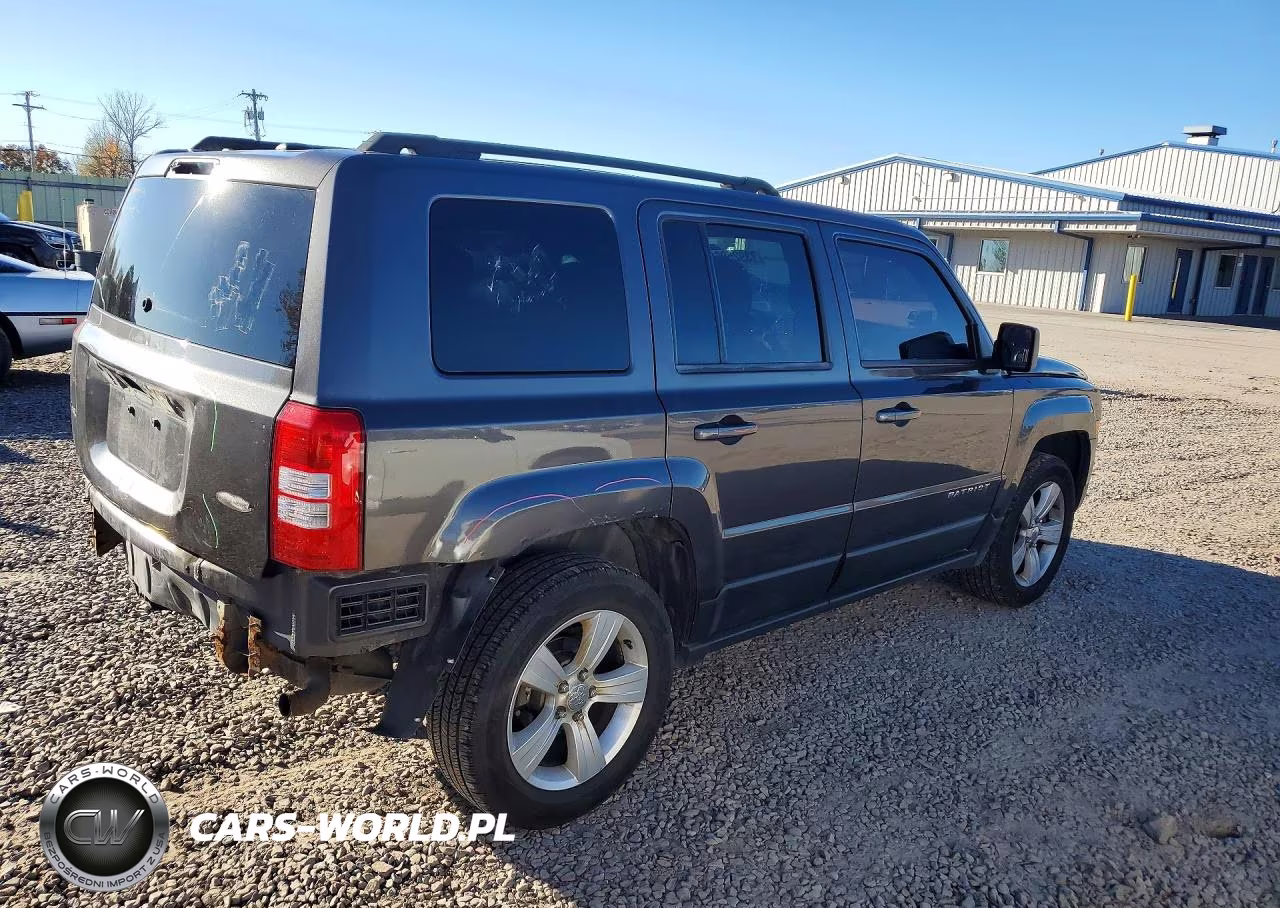 2015 Jeep Patriot Latitude VIN:1C4NJRFB5FD216265 - 3