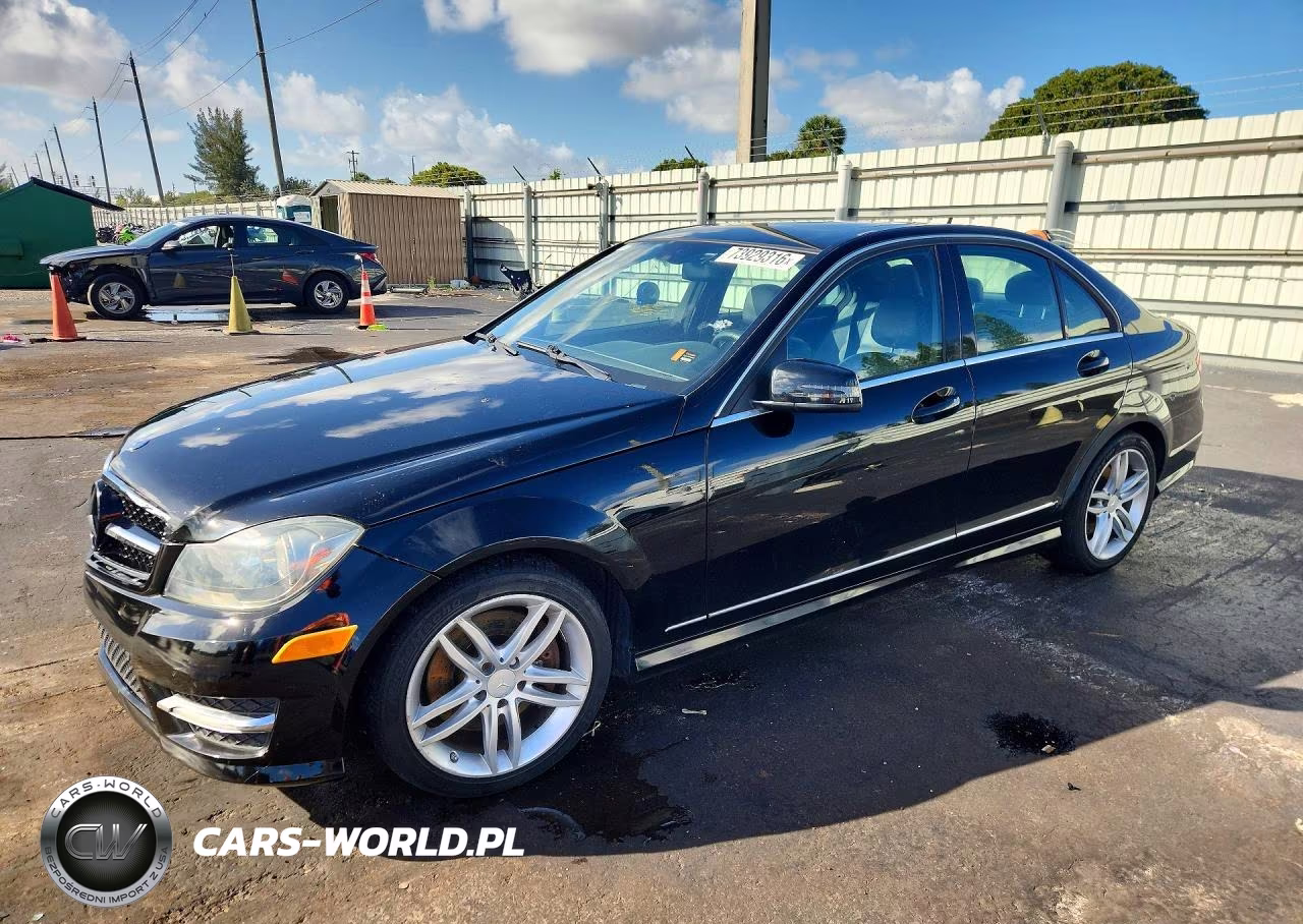 2013 Mercedes-Benz C 300 4Matic VIN:WDDGF8ABXDR261218 - 1