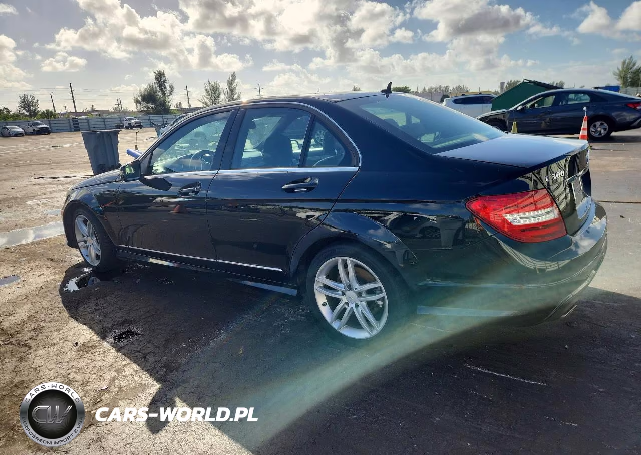 2013 Mercedes-Benz C 300 4Matic VIN:WDDGF8ABXDR261218 - 2