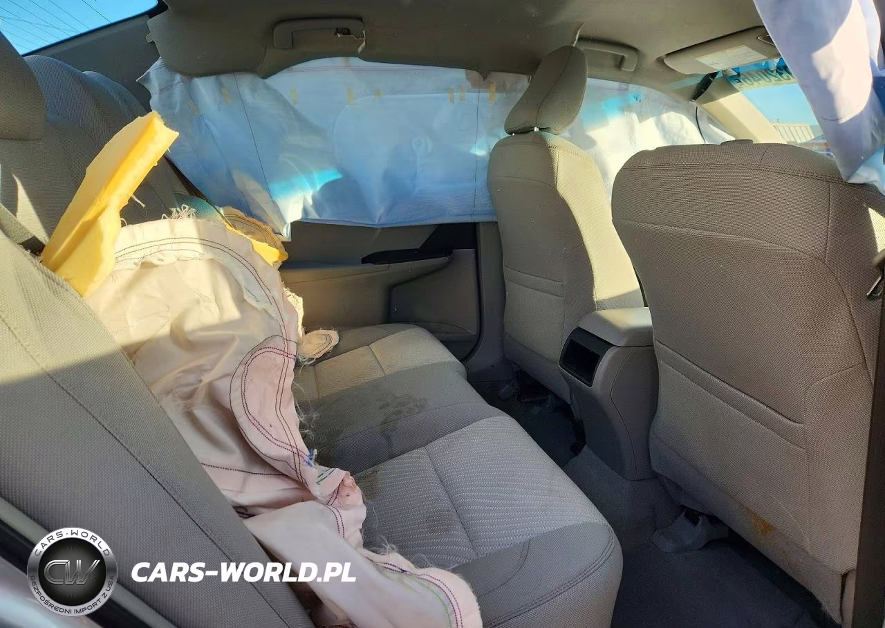2016 Toyota Camry Le VIN:4T4BF1FK5GR530071 - 10