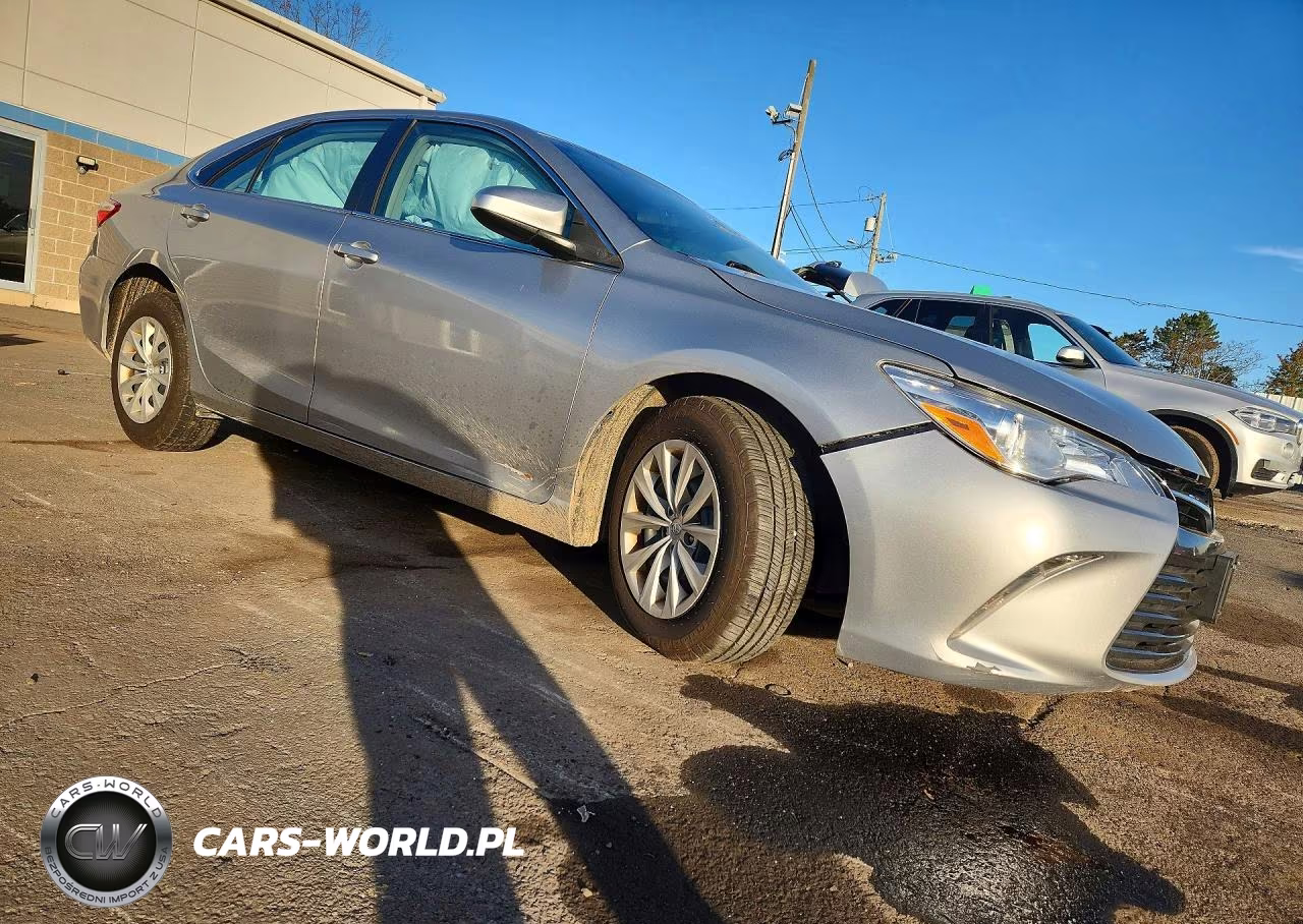 2016 Toyota Camry Le VIN:4T4BF1FK5GR530071 - 4