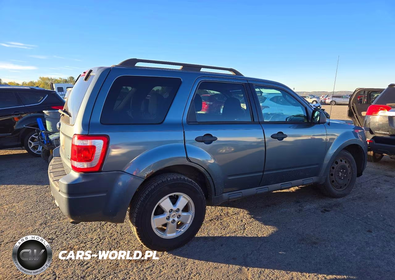 2010 Ford Escape Xlt VIN:1FMCU9DG8AKC94035 - 3