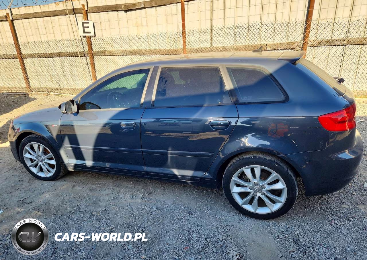 2013 Audi A3 Premium VIN:WAUBEAFM2DA021696 - 2