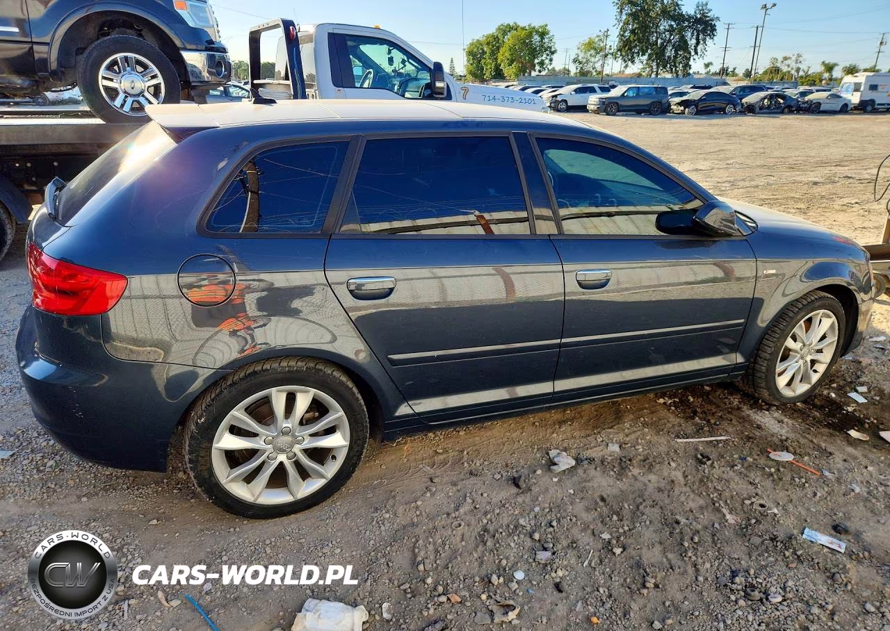 2013 Audi A3 Premium VIN:WAUBEAFM2DA021696 - 3