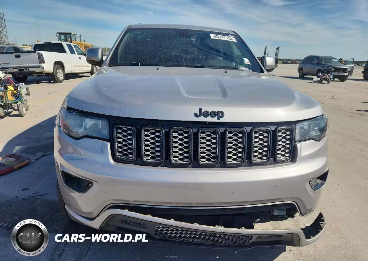 2017 Jeep Grand Cherokee Laredo VIN:1C4RJEAG3HC761953 - 5