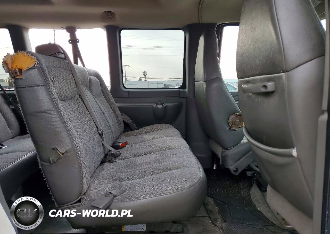 2004 Chevrolet Express G3500 VIN:1GAHG39U841175501 - 11