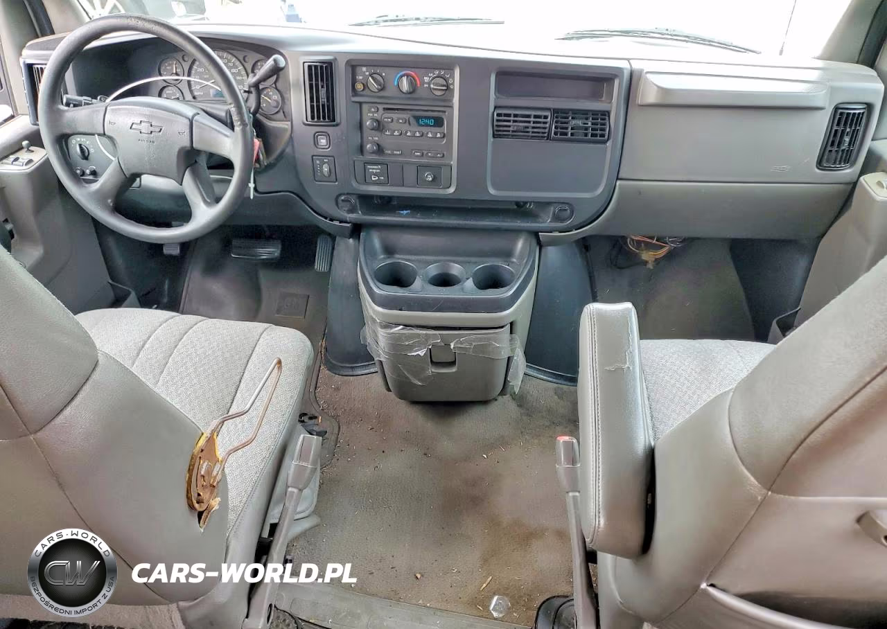 2004 Chevrolet Express G3500 VIN:1GAHG39U841175501 - 8