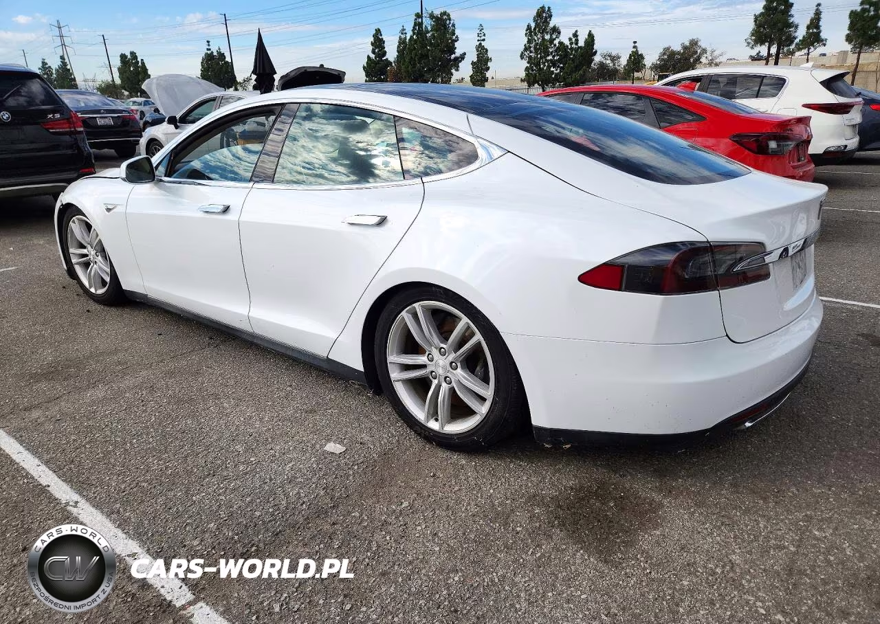 2013 Tesla Model S VIN:5YJSA1CN8DFP04313 - 2
