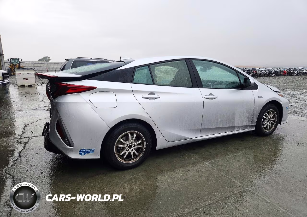 2021 Toyota Prius Prime Le VIN:JTDKAMFP9M3171058 - 3