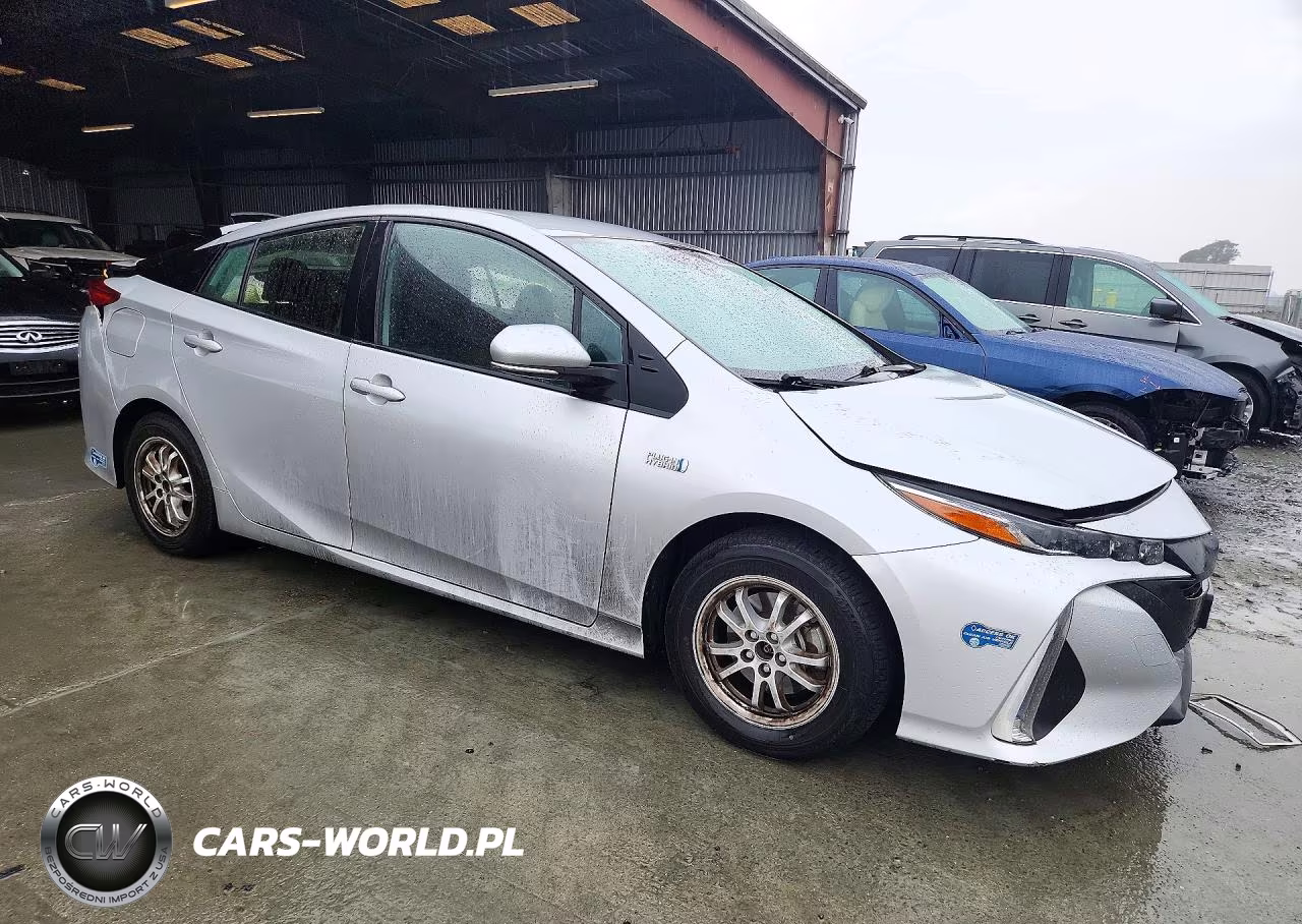 2021 Toyota Prius Prime Le VIN:JTDKAMFP9M3171058 - 4