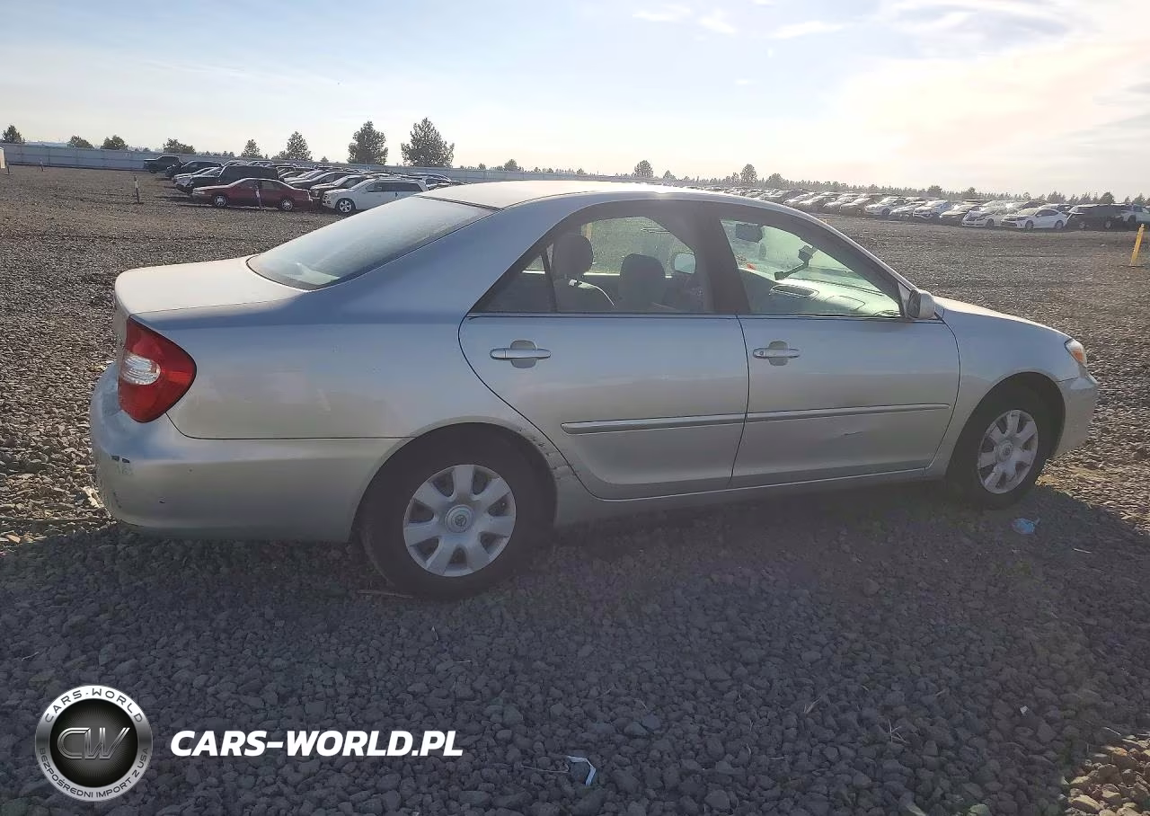 2003 Toyota Camry Le VIN:JTDBE32K530149048 - 3