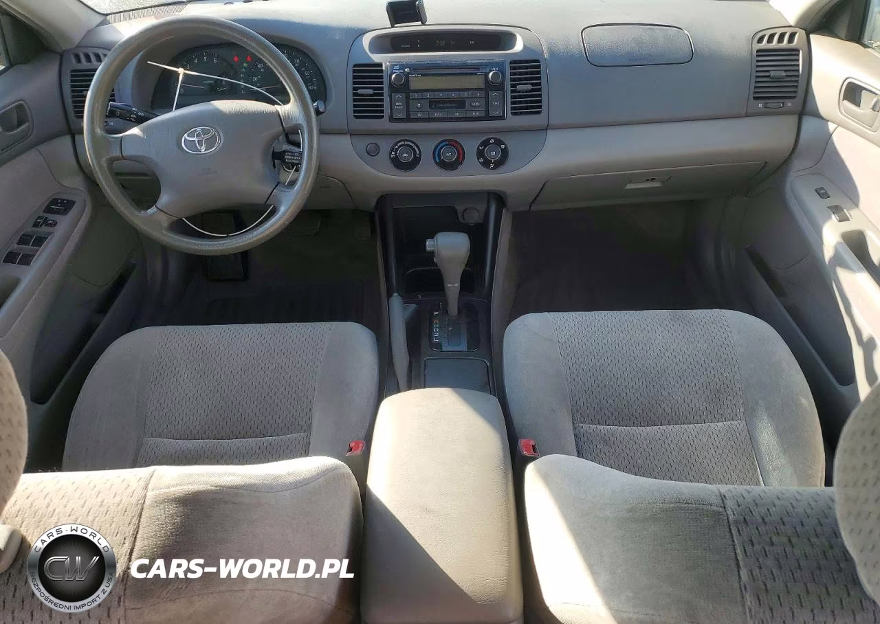 2003 Toyota Camry Le VIN:JTDBE32K530149048 - 8