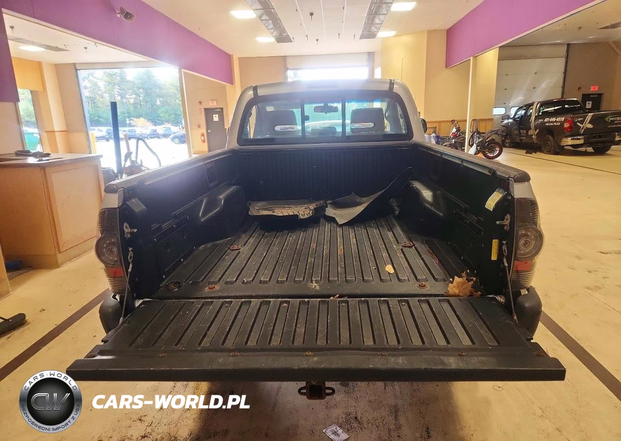2010 Toyota Tacoma Base VIN:5TEPX4EN7AZ687341 - 10