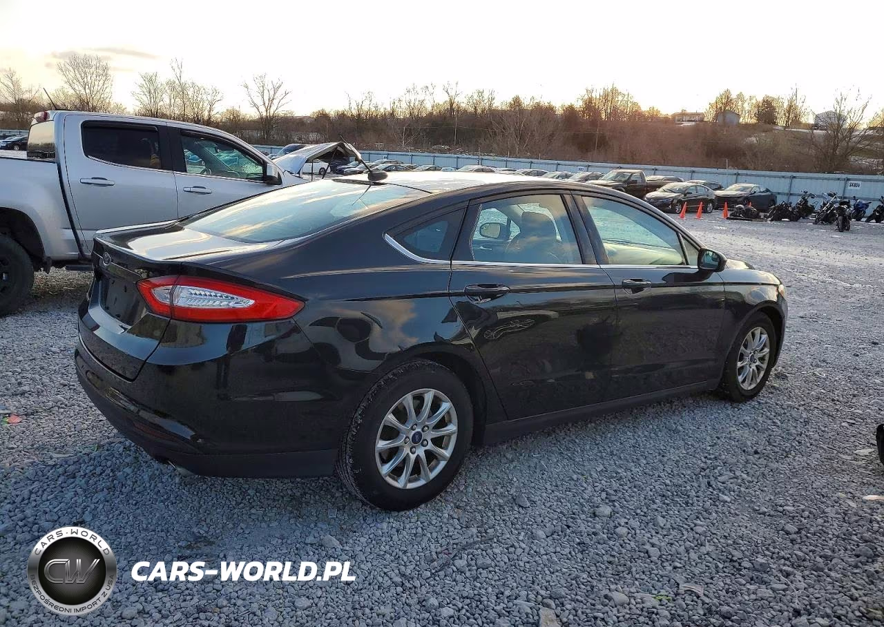2015 Ford Fusion S VIN:3FA6P0G70FR243234 - 3