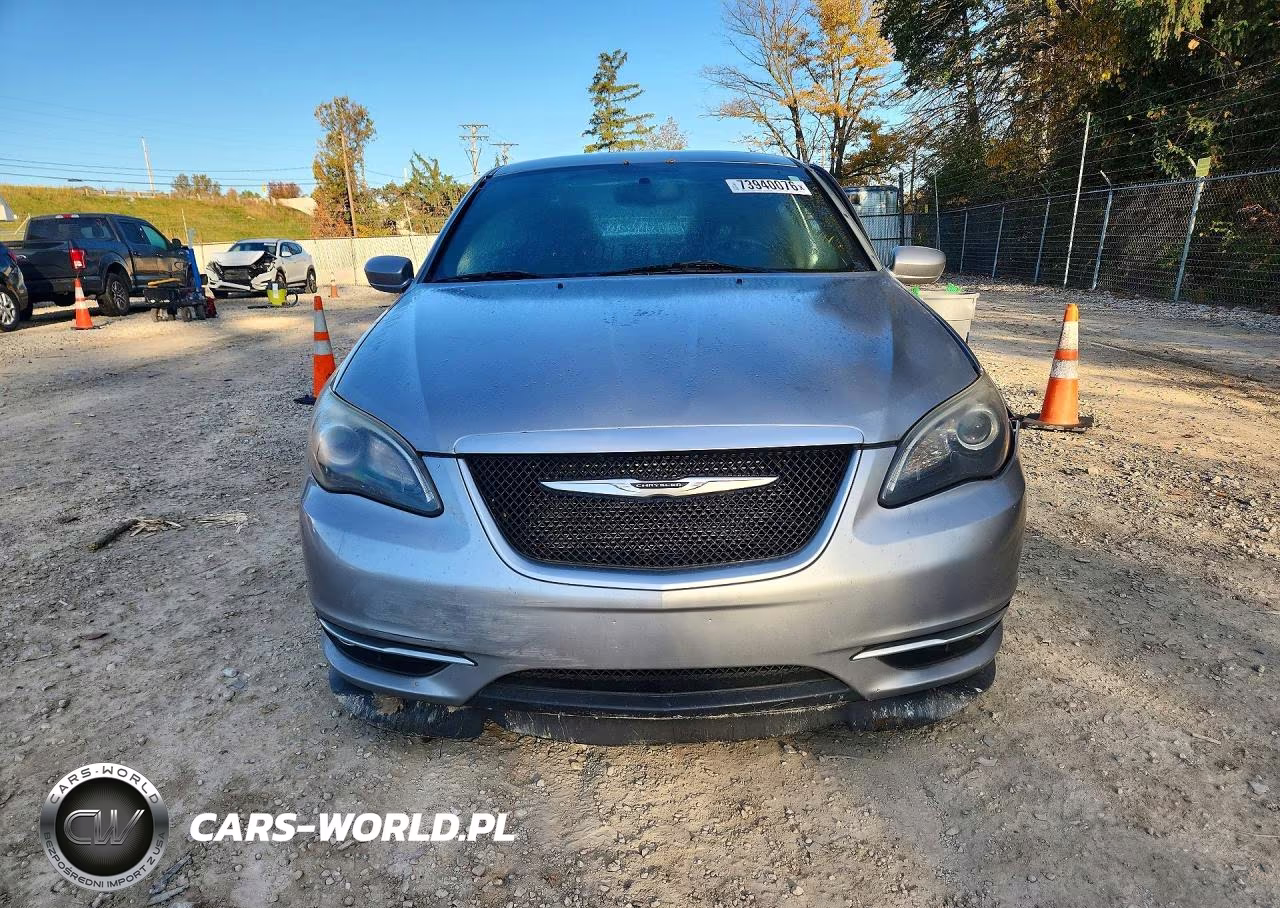 2014 Chrysler 200 Limited VIN:1C3CCBCG2EN172831 - 5