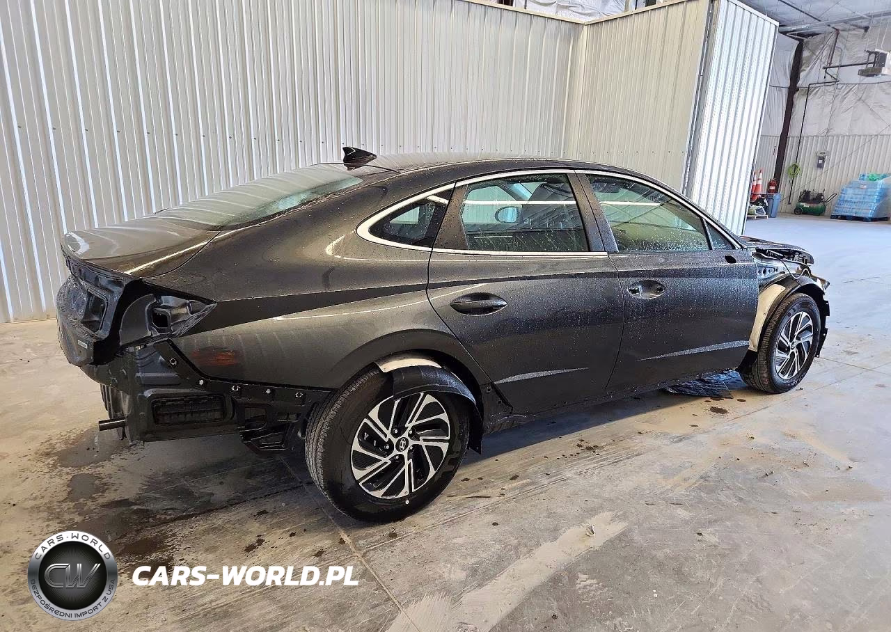 2026 Hyundai Sonata Hybrid Blue VIN:KMHL24JJ6TA180407 - 3