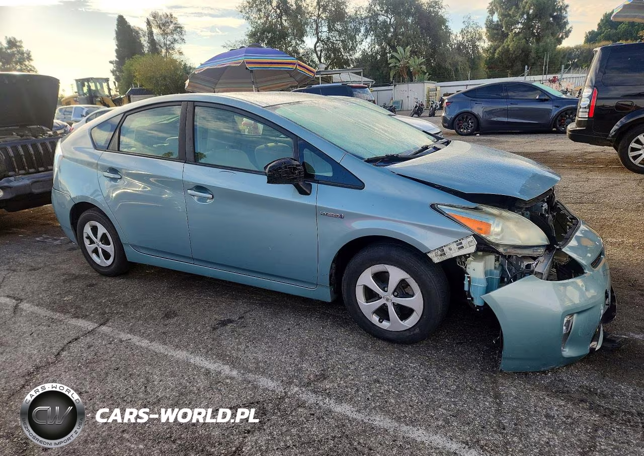 2013 Toyota Prius Two VIN:JTDKN3DU9D5694494 - 4