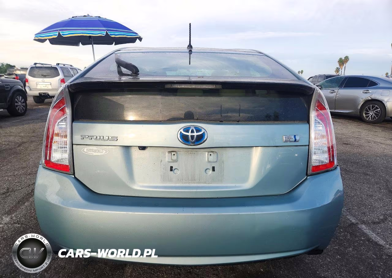 2013 Toyota Prius Two VIN:JTDKN3DU9D5694494 - 6