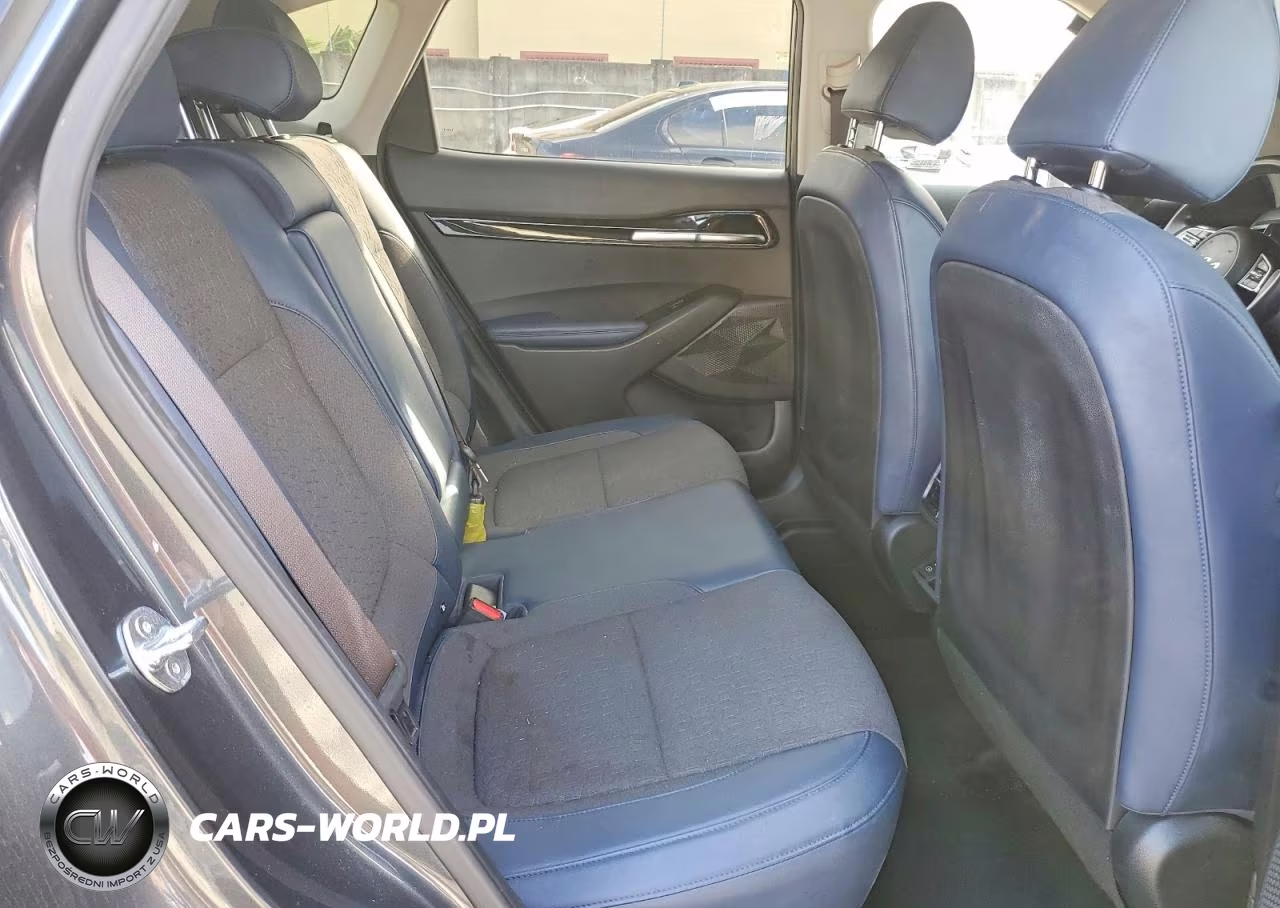 2024 Kia Seltos S VIN:KNDEU2AA3R7632072 - 10