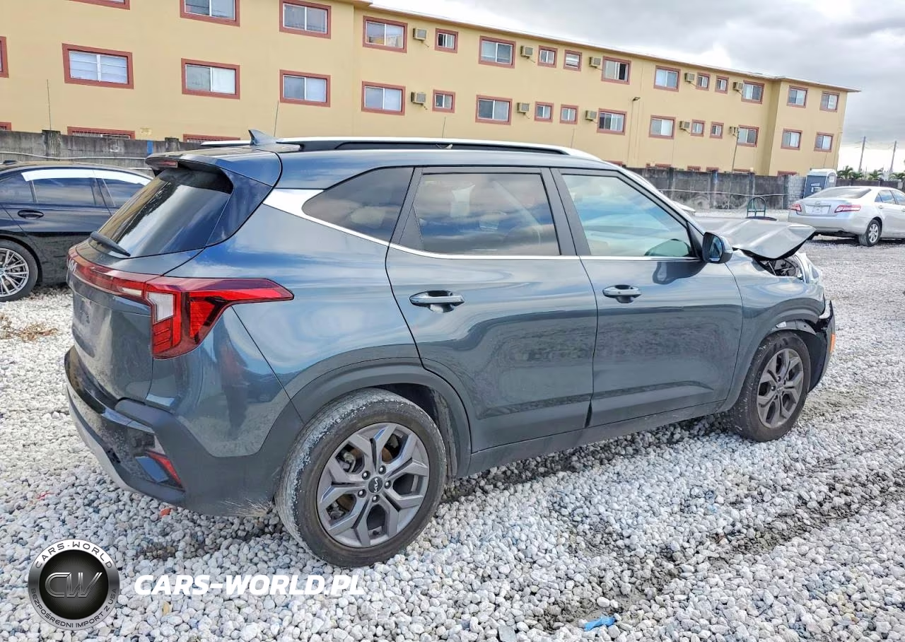 2024 Kia Seltos S VIN:KNDEU2AA3R7632072 - 3