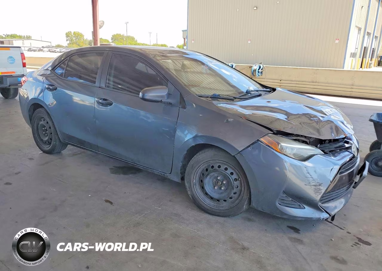 2018 Toyota Corolla Le VIN:2T1BURHE0JC009547 - 4