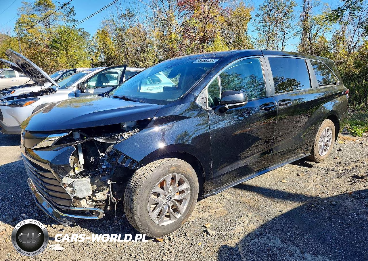 2024 Toyota Sienna Le