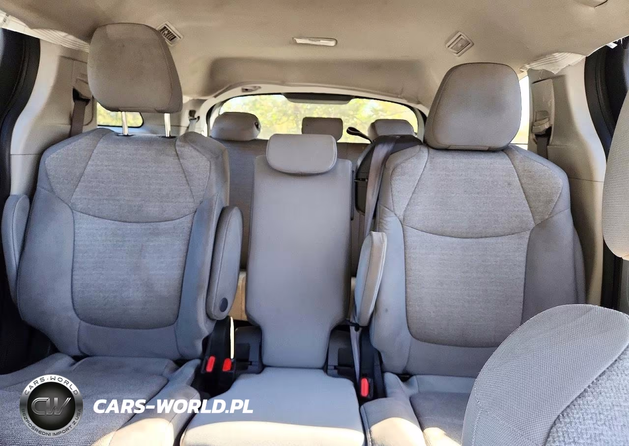 2024 Toyota Sienna Le VIN:5TDKRKEC4RS188917 - 10